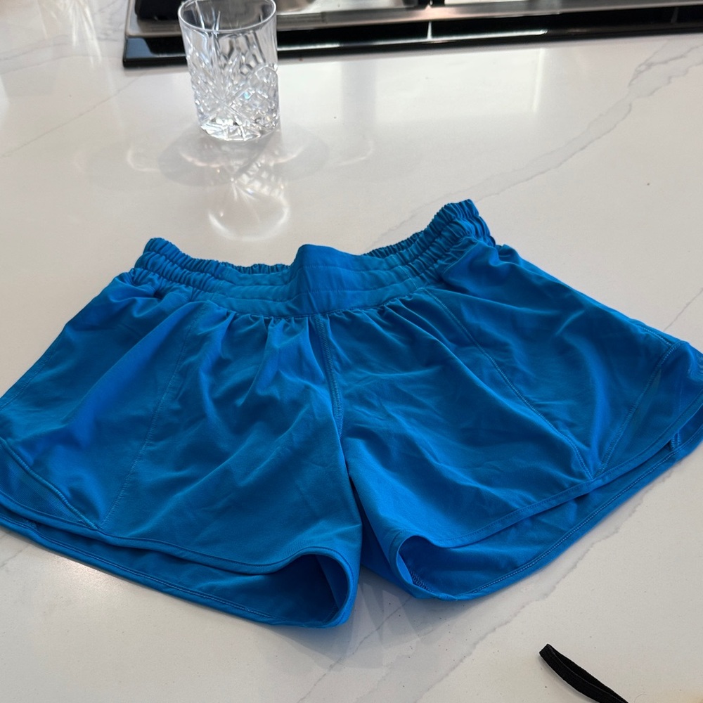 Lululemon low rise hotty hot size:4
Shorts #1